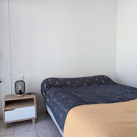 Appartement rive droite, 100m des plages Le Grau-du-Roi Extérieur photo