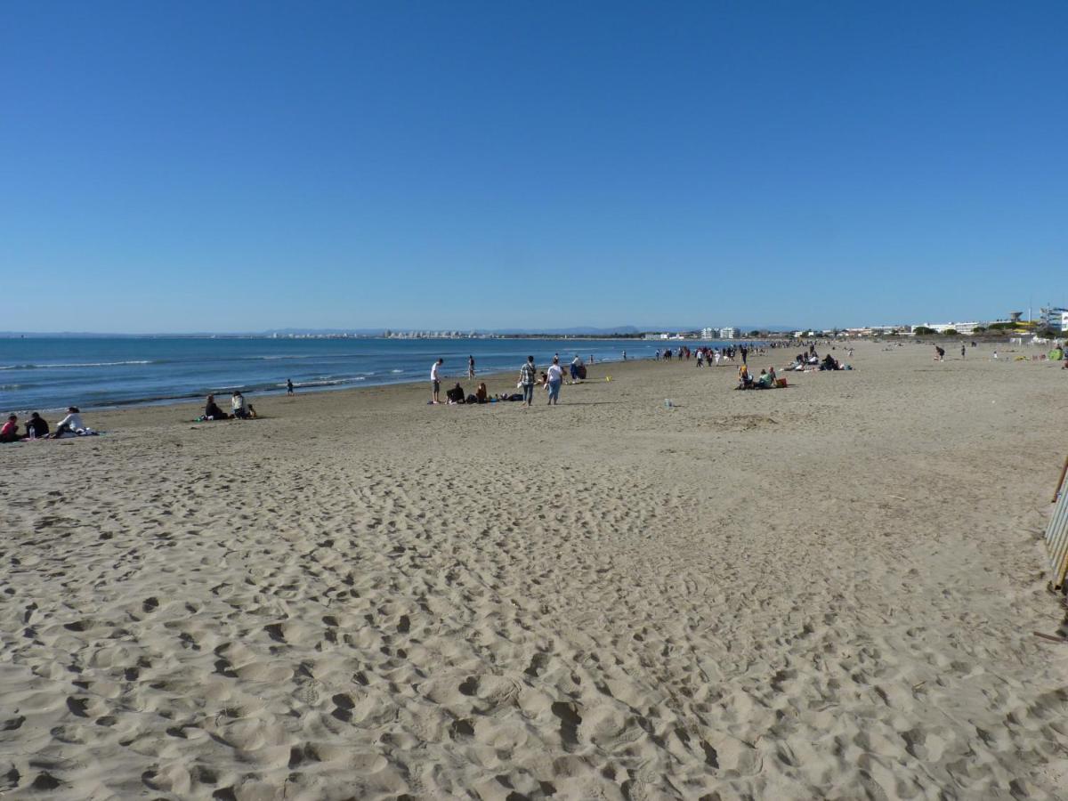 Appartement rive droite, 100m des plages Le Grau-du-Roi Extérieur photo