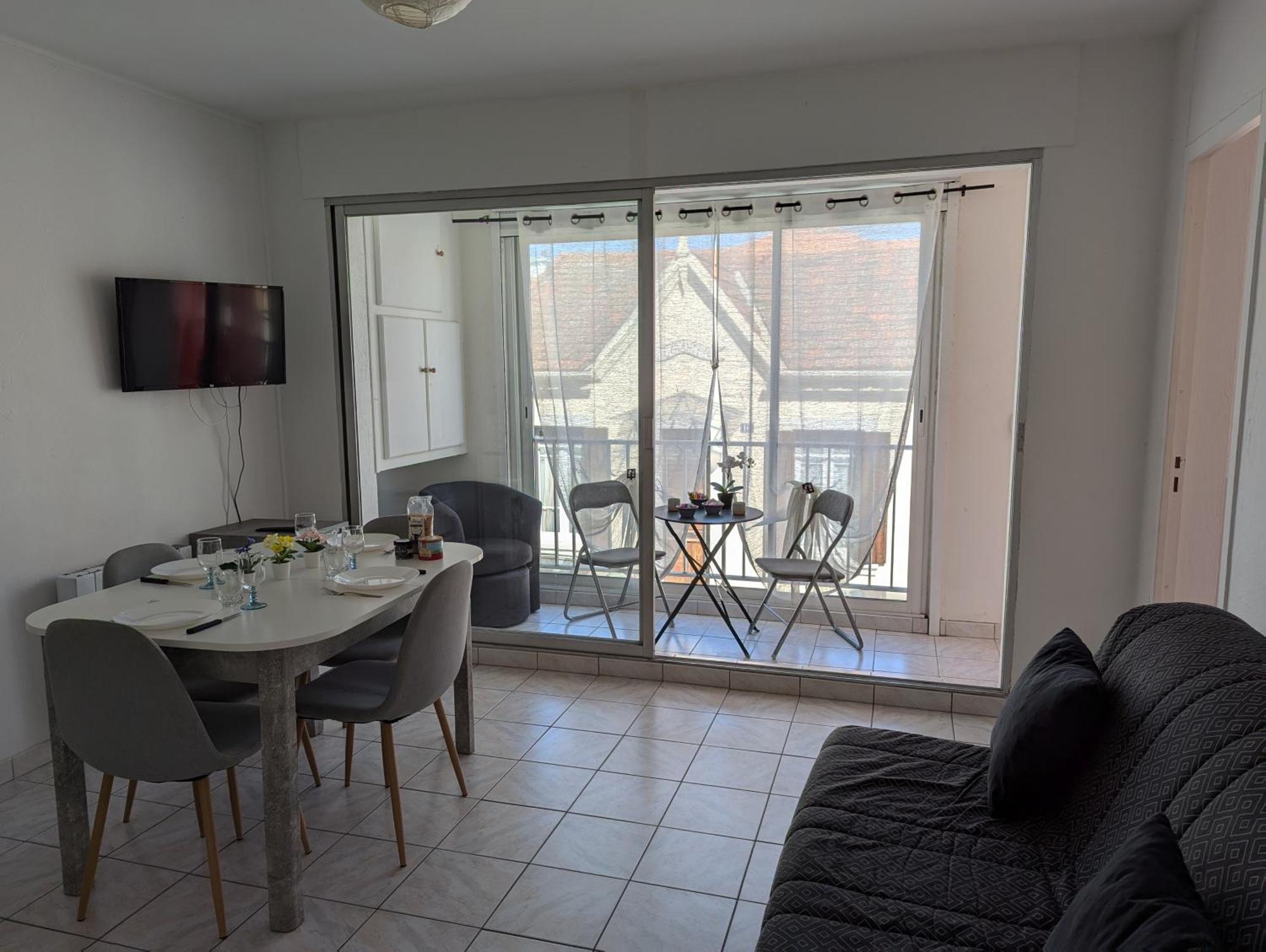 Appartement rive droite, 100m des plages Le Grau-du-Roi Extérieur photo